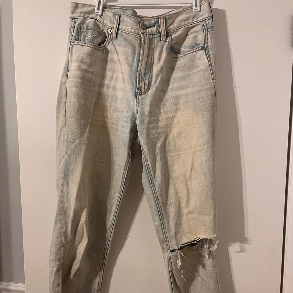 American Eagle Mom Jeans size 4